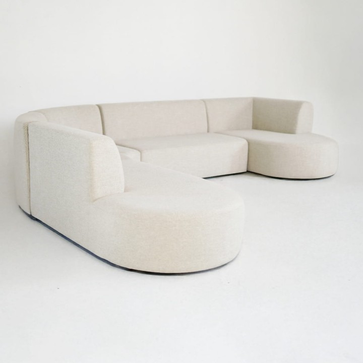 Nowoczesna sofa modułowa tapicerowana.